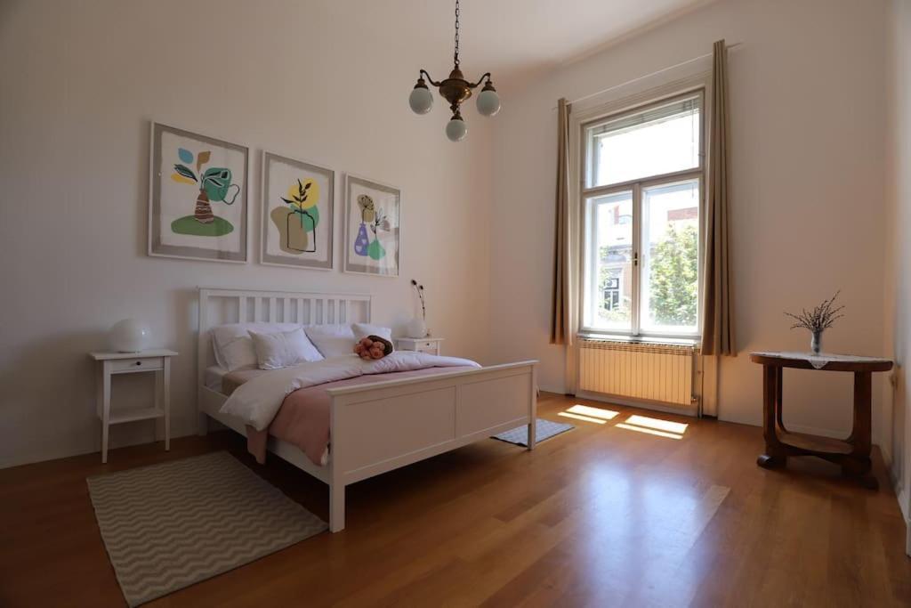 Piano Nobile, Apartment *